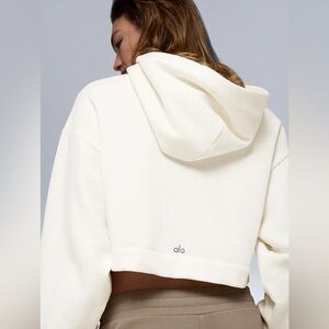 ALO Yoga Ivory Cropped Hoodie